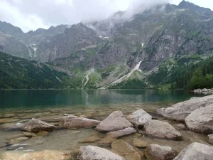 Ile się idzie na Morskie Oko? Najważniejsze informacje